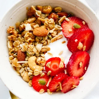 Strawberry Millet Muesli (ஸ்ட்ராபெரி மில்லெட் ம்யூஸ்லி)